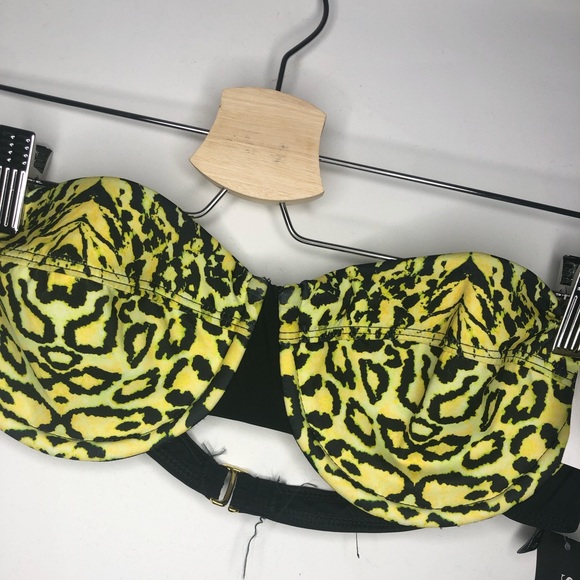 Leopard print Guess bikini top - Picture 1 of 5